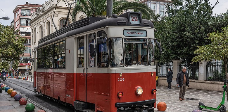 KADIKÖY'DE EMLAK PİYASASI: İSTANBUL'UN KALBİNDE YATIRIM FIRSATLARI