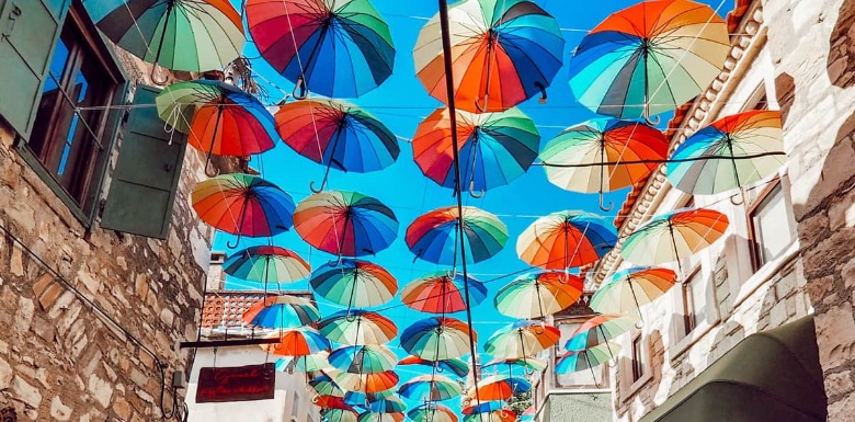 Urla’da Emlak Alırken Dikkat Edilmesi Gerekenler: Yatırımınızı Koruyun