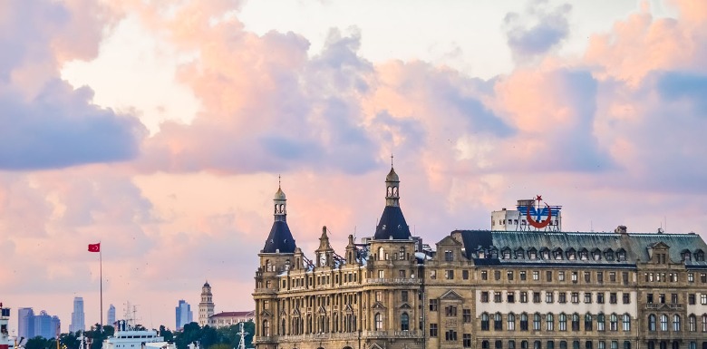 Kadıköy: İstanbul'un Kalbinde Yaşam ve Yat