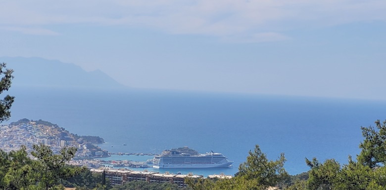 Kuşadası'nda Yatırımın Saklı Kodu: Tarihin Fısıldadığı Değeri Duydunuz Mu?