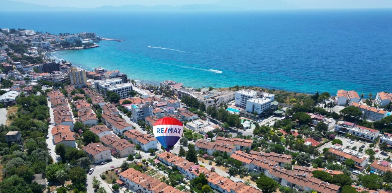 Kuşadası Merkezde Ticari ofis ve  katları