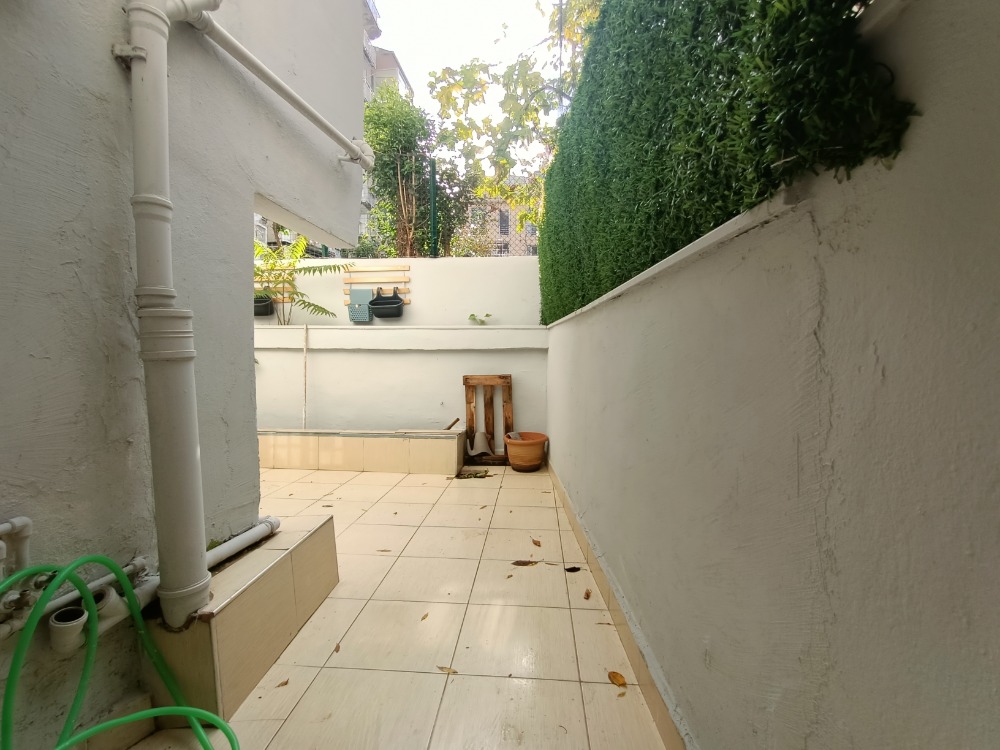 ORTAKÖY-DEREBOYU, MERKEZE YAKIN YENİ KİRALIK 1+1 BÜYÜK BAHÇELİ DAİRE