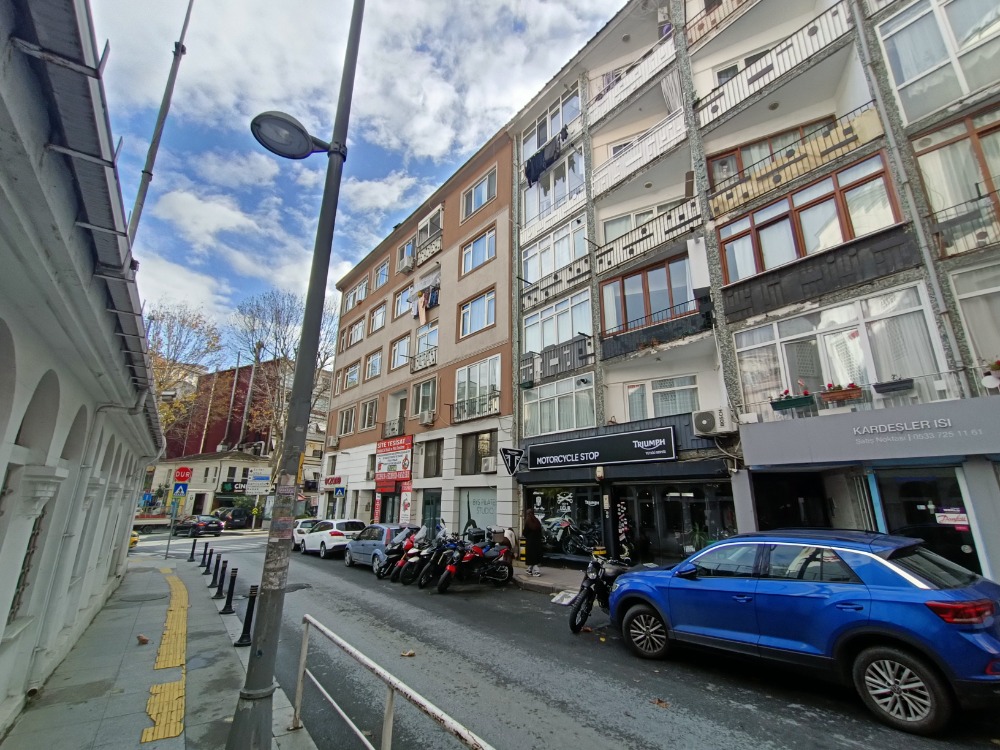 ORTAKÖY-DEREBOYU, MERKEZE YAKIN YENİ KİRALIK 1+1 BÜYÜK BAHÇELİ DAİRE