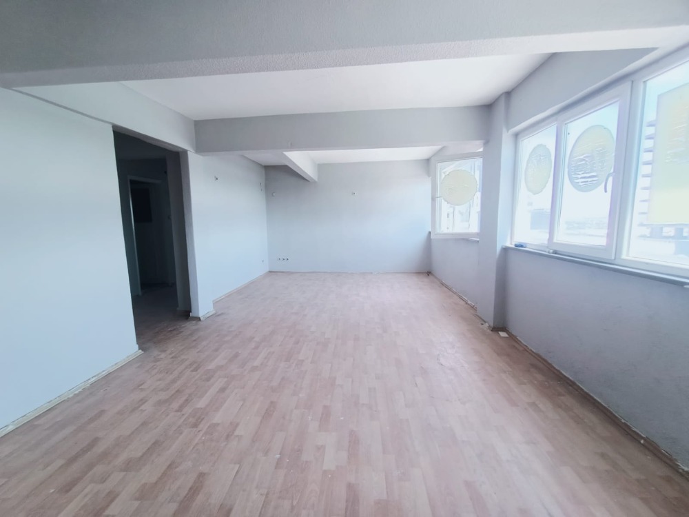 NUMUNEBAĞI CAD.DE, KİRALIK 3 CEPHELİ, 4 ODALI OFİS, KATTA TEK