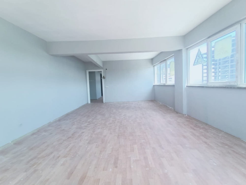 NUMUNEBAĞI CAD.DE, KİRALIK 3 CEPHELİ, 4 ODALI OFİS, KATTA TEK