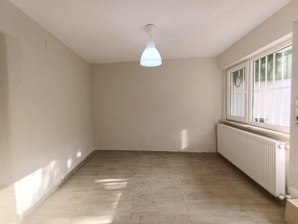 ORTAKÖY-DEREBOYU, MERKEZE YAKIN YENİ KİRALIK 1+1 BÜYÜK BAHÇELİ DAİRE