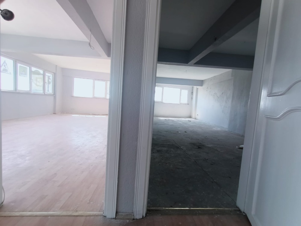NUMUNEBAĞI CAD.DE, KİRALIK 3 CEPHELİ, 4 ODALI OFİS, KATTA TEK