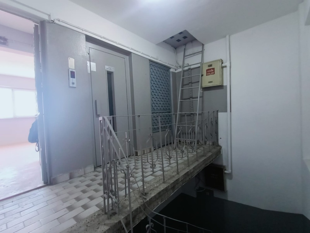 NUMUNEBAĞI CAD.DE, KİRALIK 3 CEPHELİ, 4 ODALI OFİS, KATTA TEK