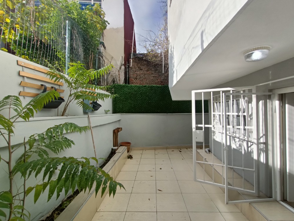 ORTAKÖY-DEREBOYU, MERKEZE YAKIN YENİ KİRALIK 1+1 BÜYÜK BAHÇELİ DAİRE