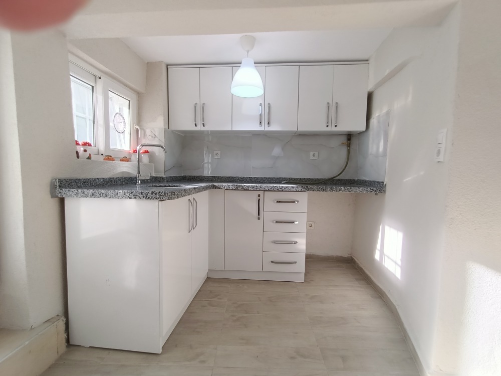 ORTAKÖY-DEREBOYU, MERKEZE YAKIN YENİ KİRALIK 1+1 BÜYÜK BAHÇELİ DAİRE