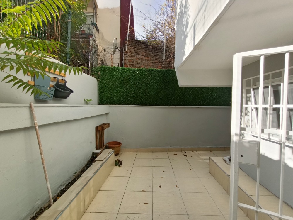 ORTAKÖY-DEREBOYU, MERKEZE YAKIN YENİ KİRALIK 1+1 BÜYÜK BAHÇELİ DAİRE