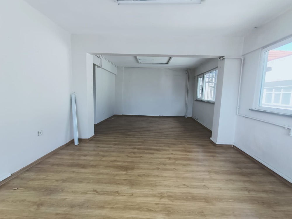 KİRALIK TEMİZ OFİS, 1+1, NUMUNEBAĞI CAD.DE ASANSÖRLÜ İŞHANI