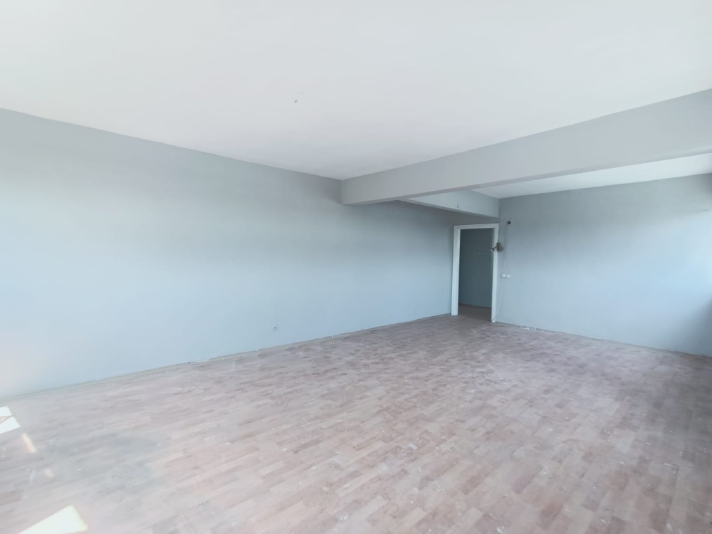 NUMUNEBAĞI CAD.DE, KİRALIK 3 CEPHELİ, 4 ODALI OFİS, KATTA TEK