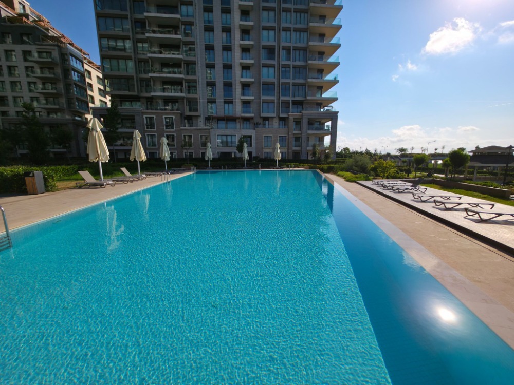 Büyükyalı Fişekhane’de Kiralık 3.5+1 – Deniz ve Havuz Manzaralı