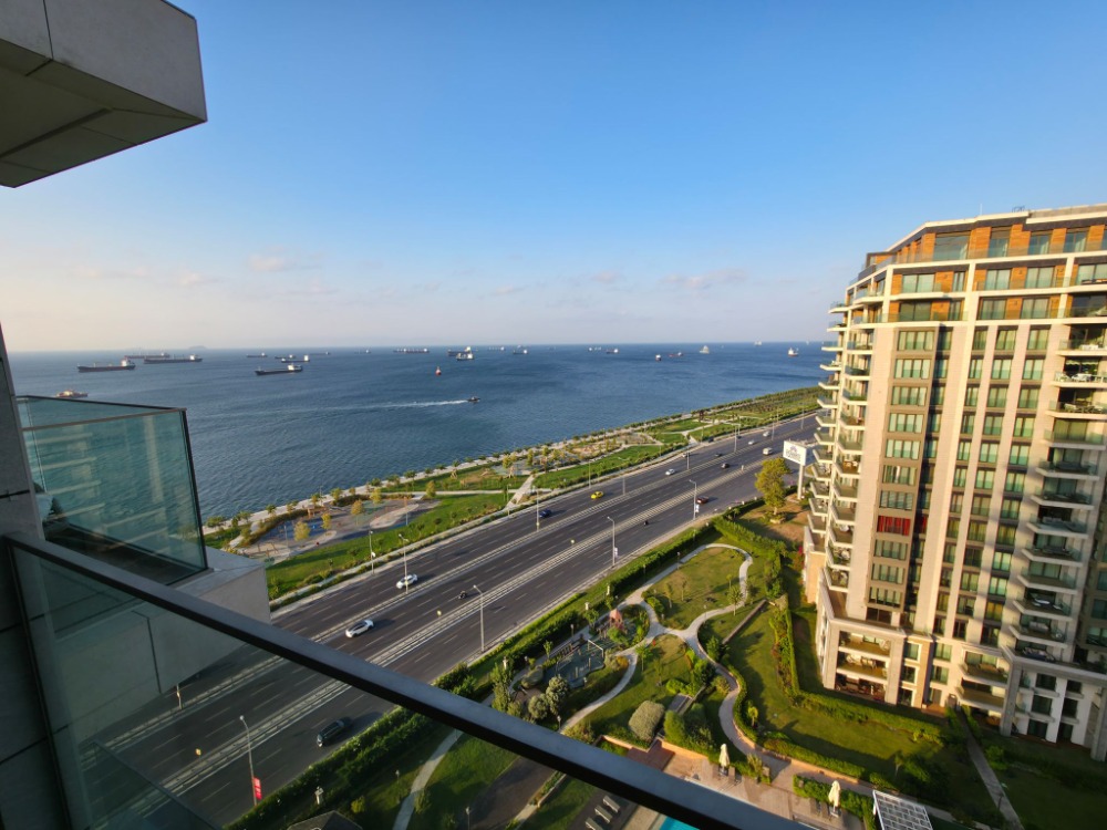 Büyükyalı Fişekhane’de Kiralık 3.5+1 – Deniz ve Havuz Manzaralı