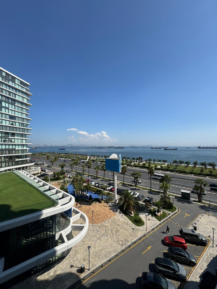 ZEYTINBURNU YEDI MAVI’DE KAPALI MUTFAKLI MANZARALI 3+1 KIRALIK DAIRE