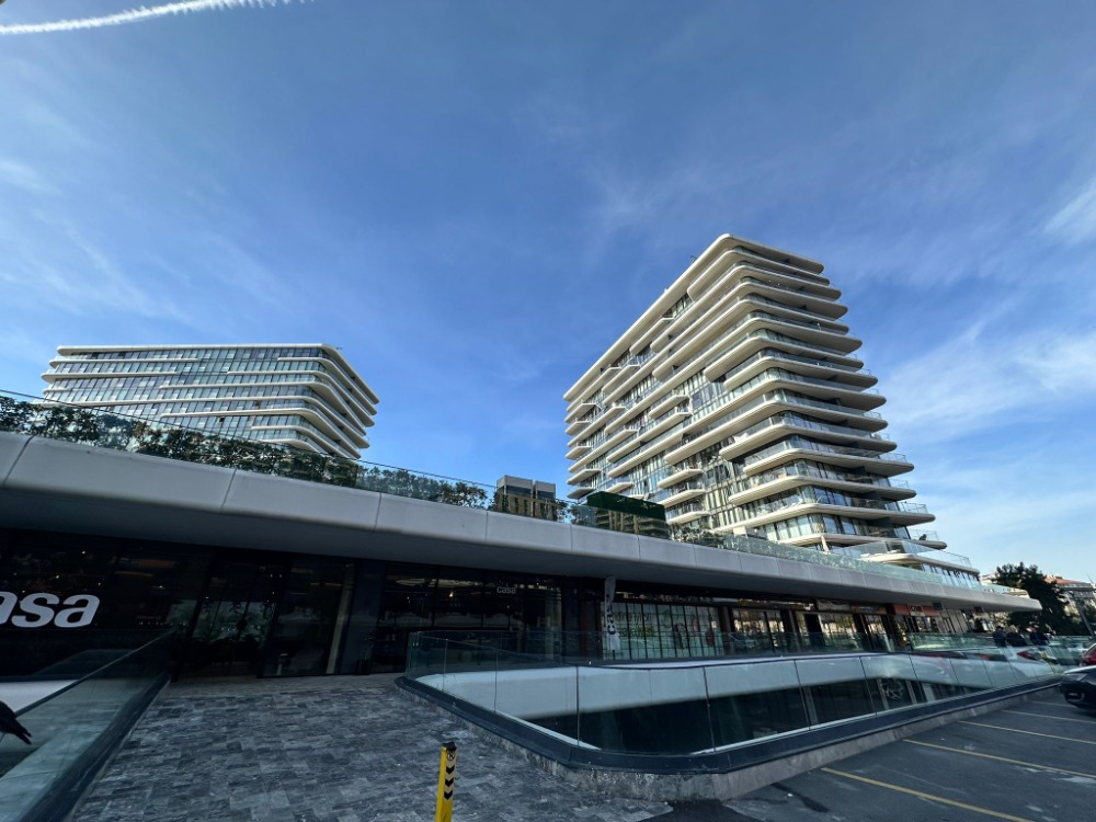 REMAX SELİNDEN ZEYTİNBURNU YEDİMAVİDE KİRALIK DÜKKAN