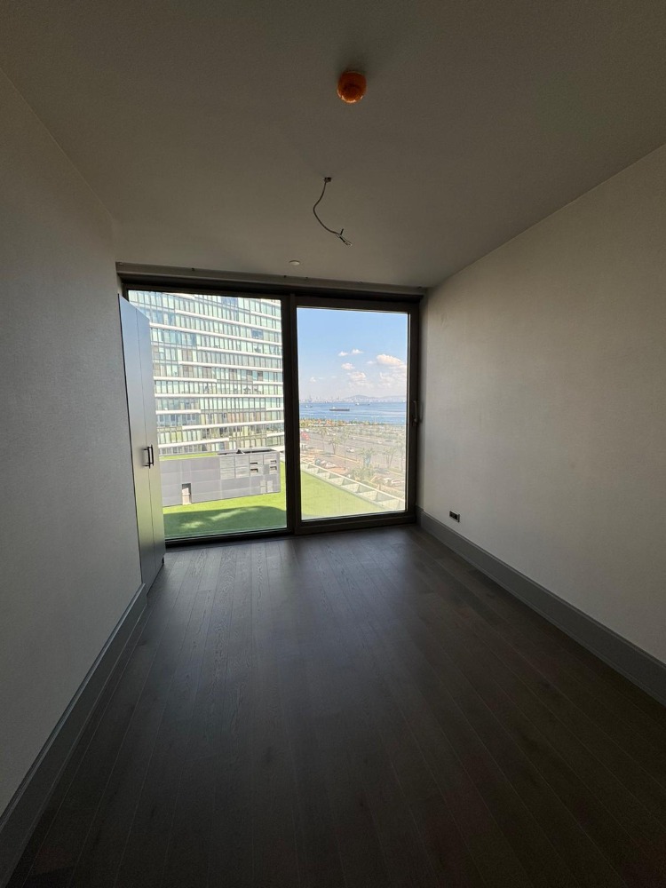 ZEYTINBURNU YEDI MAVI’DE KAPALI MUTFAKLI MANZARALI 3+1 KIRALIK DAIRE