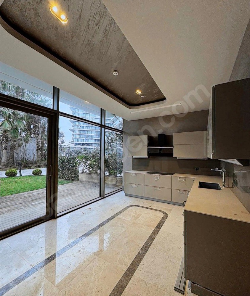 Yedi Mavi’de Eşsiz 4+1 KİRALIK Bahçe Dubleks – 305 m² Yeşillikler İçinde Özel Yaşam