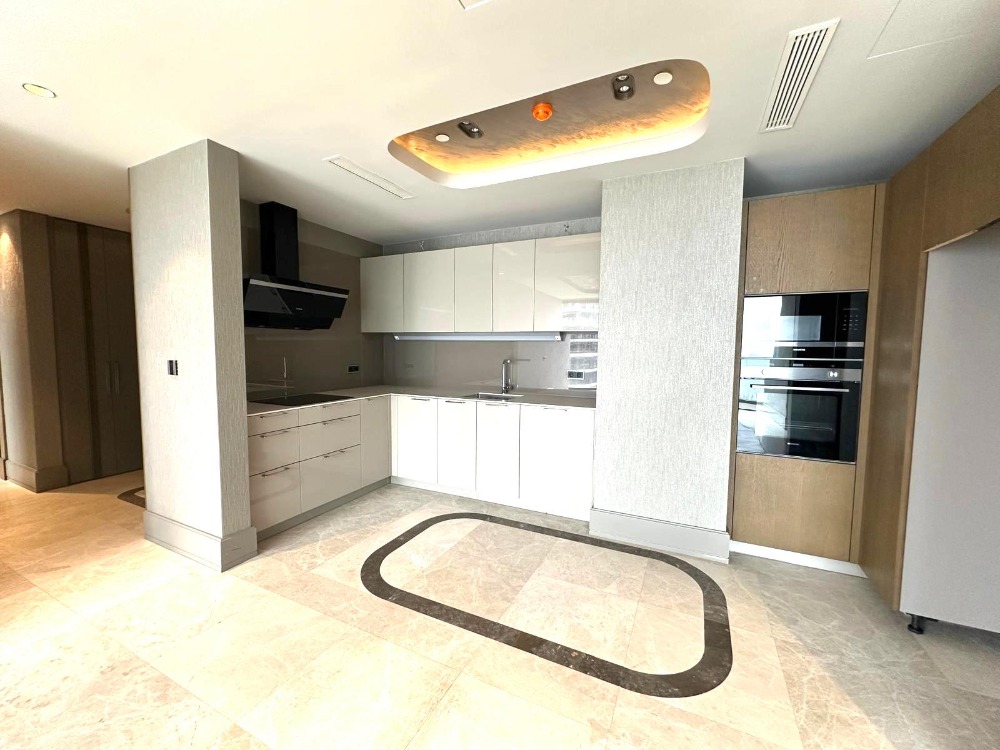 Yedi Mavi’de Satılık 3.5 +1 Deniz Manzaralı Daire | 175m² Büyük Balkonlu Lüks Rezidans – Zeytinburnu