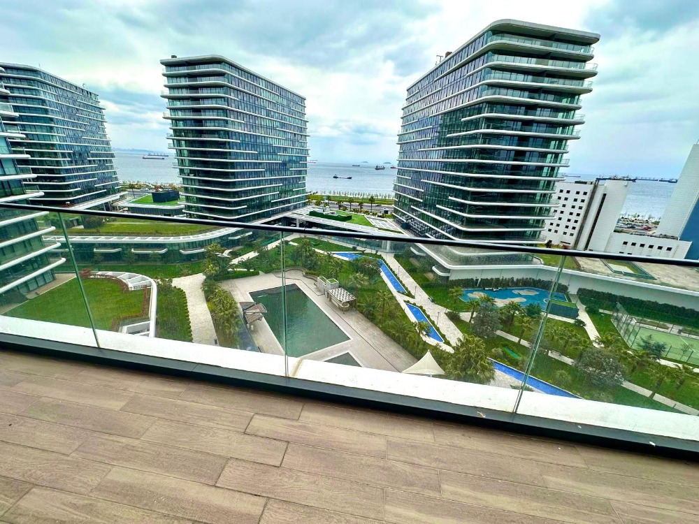 Yedi Mavi’de Satılık 3.5 +1 Deniz Manzaralı Daire | 175m² Büyük Balkonlu Lüks Rezidans – Zeytinburnu