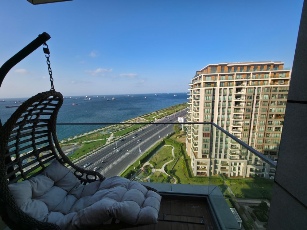 Büyükyalı Fişekhane’de Kiralık 3.5+1 – Deniz ve Havuz Manzaralı