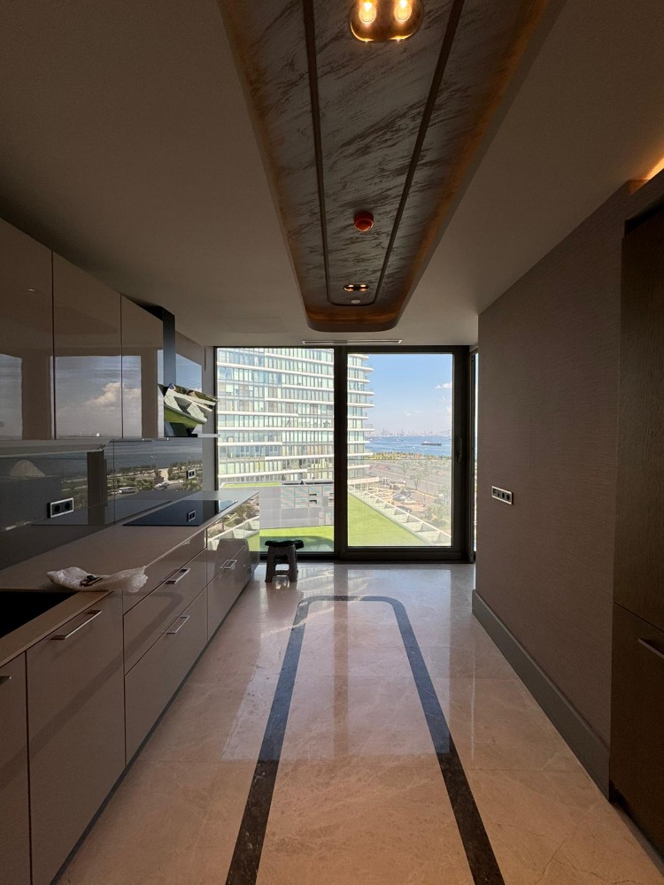 ZEYTINBURNU YEDI MAVI’DE KAPALI MUTFAKLI MANZARALI 3+1 KIRALIK DAIRE