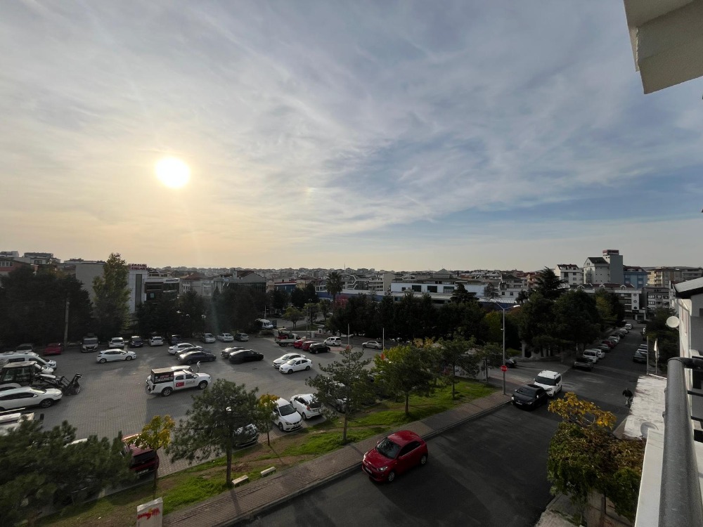 ÇAYIROVA BELEDİYESİ KARŞISI 3+1 ÖN CEPHELİ SATILIK DAİRE