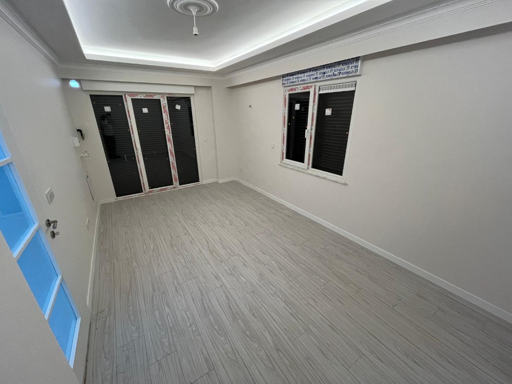 İKİZYUVA GAYRİMENKULDEN GENİŞ 1+1 MERKEZİ KONUMLU SATILIK DAİRE