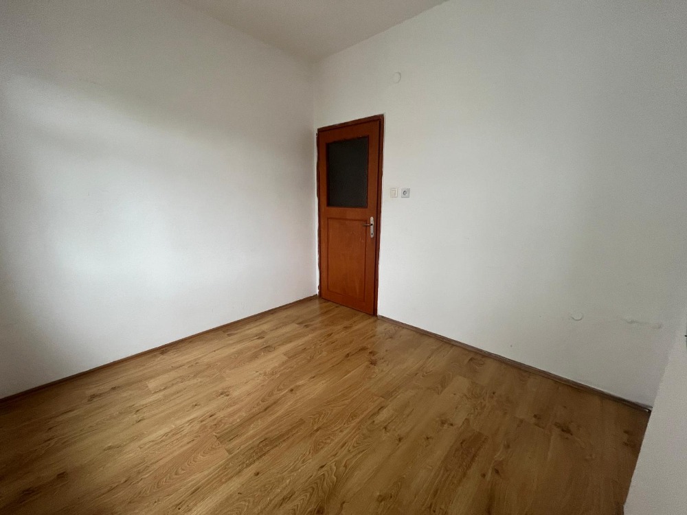 ANA CADDE ÜZERİNDE 2+1 KİRALIK DAİRE