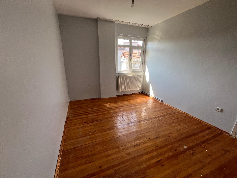 İKİZYUVA GAYRİMENKULDEN YENİ MAHALLEDE MERKEZİ KONUMLU KİRALIK DAİRE 