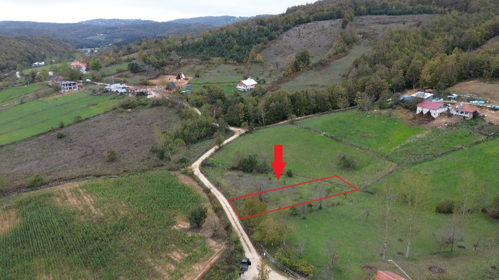 🌄 BURSA İZNİK KIRINTI KÖYÜ’NDE VADİ MANZARALI 760 m² İMARLI ARSA