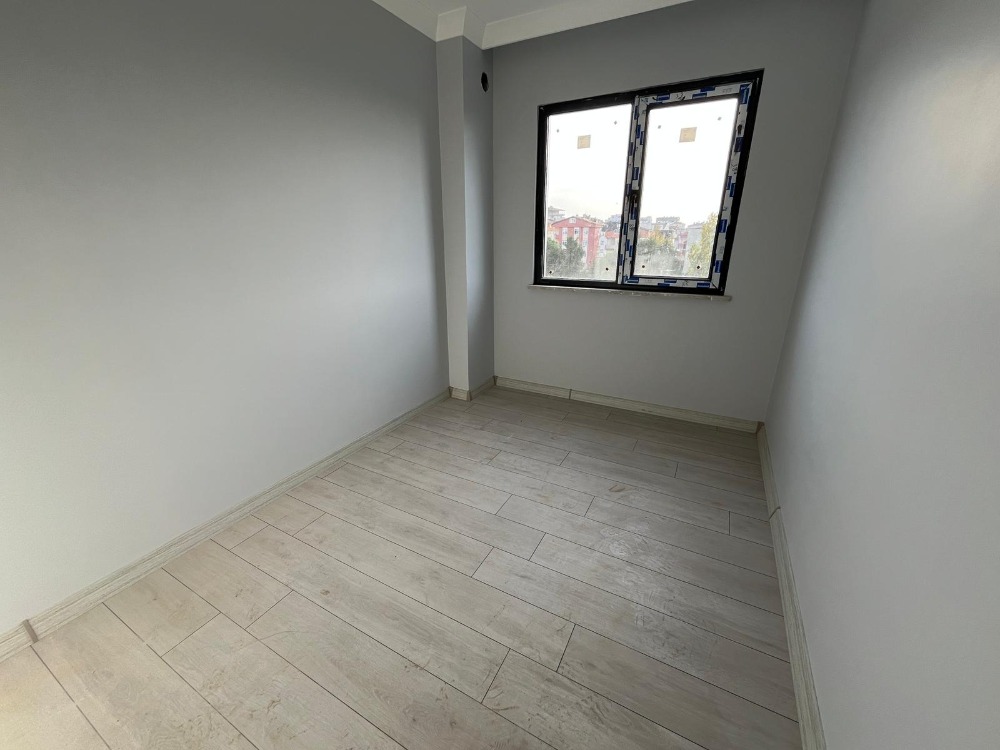 ÇAYIROVA BELEDİYESİ KARŞISI 3+1 ÖN CEPHELİ SATILIK DAİRE