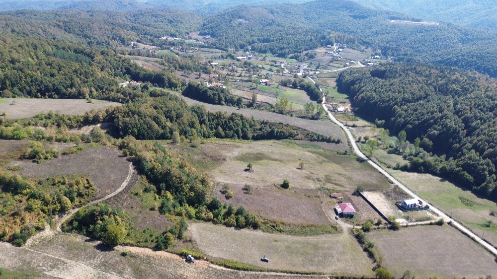 🌄 BURSA İZNİK KIRINTI KÖYÜ’NDE VADİ MANZARALI 1317 m² İMARLI ARSA