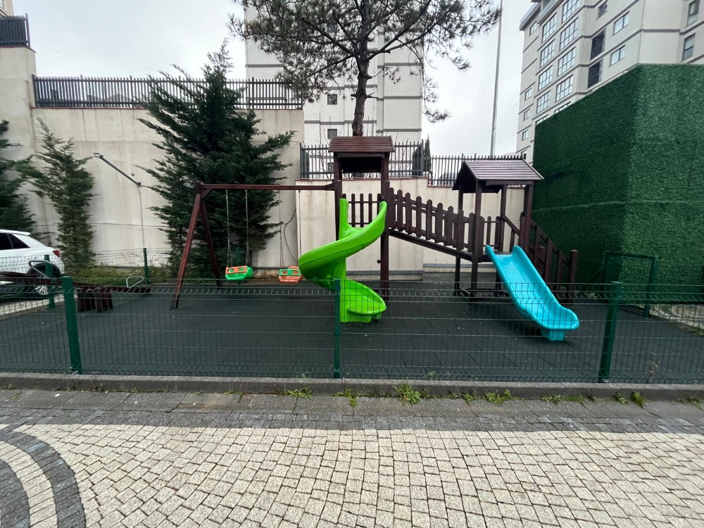 ROYAL GARDEN YAKACIKTA DENİZ MANZARALI 3+1 SATILIK DAİRE 