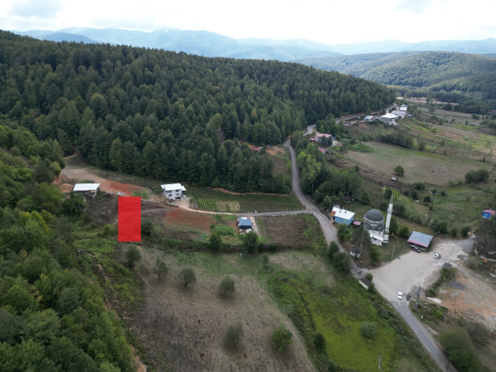 BURSA İZNİK KUTLUCA’DA İMARLI ARSA – DOĞAYLA İÇ İÇE YAŞAM FIRSATI