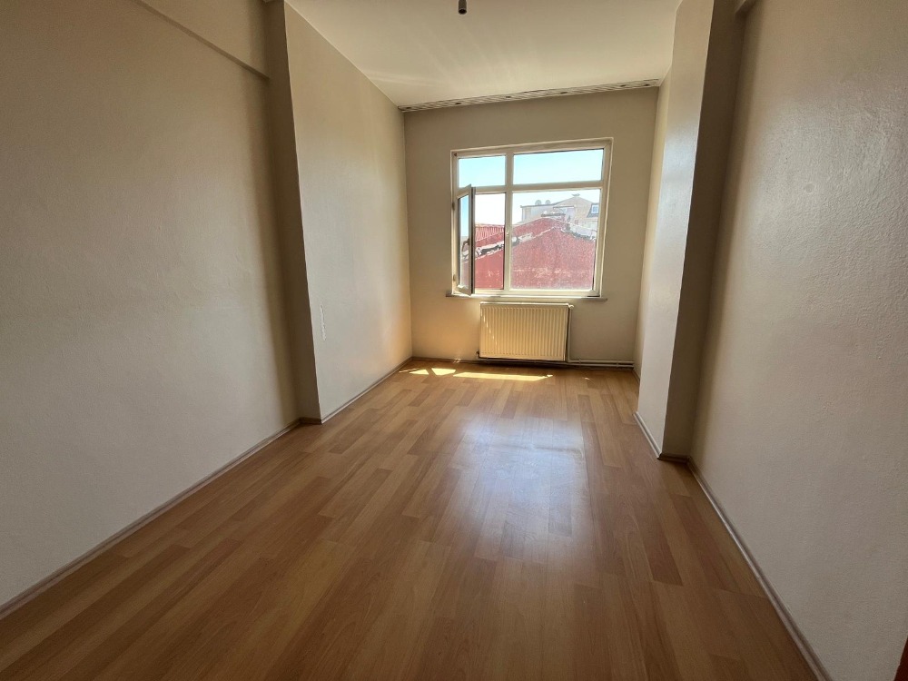 İKİZYUVA GAYRİMENKULDEN METRO DİBİ KİRALIK DAİRE
