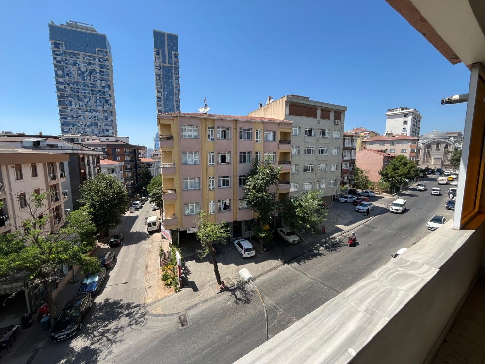 İKİZYUVA GAYRİMENKULDEN METRO DİBİ KİRALIK DAİRE