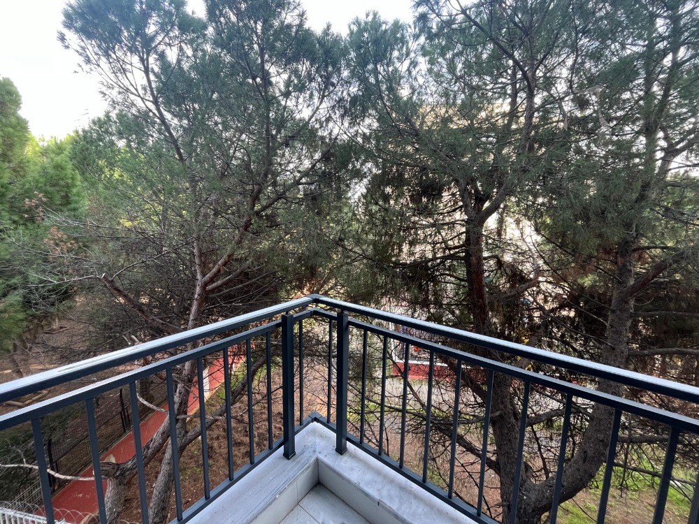 İKİZYUVA GAYRİMENKULDEN İSKANLI 3+1 ARA KAT DAİRE