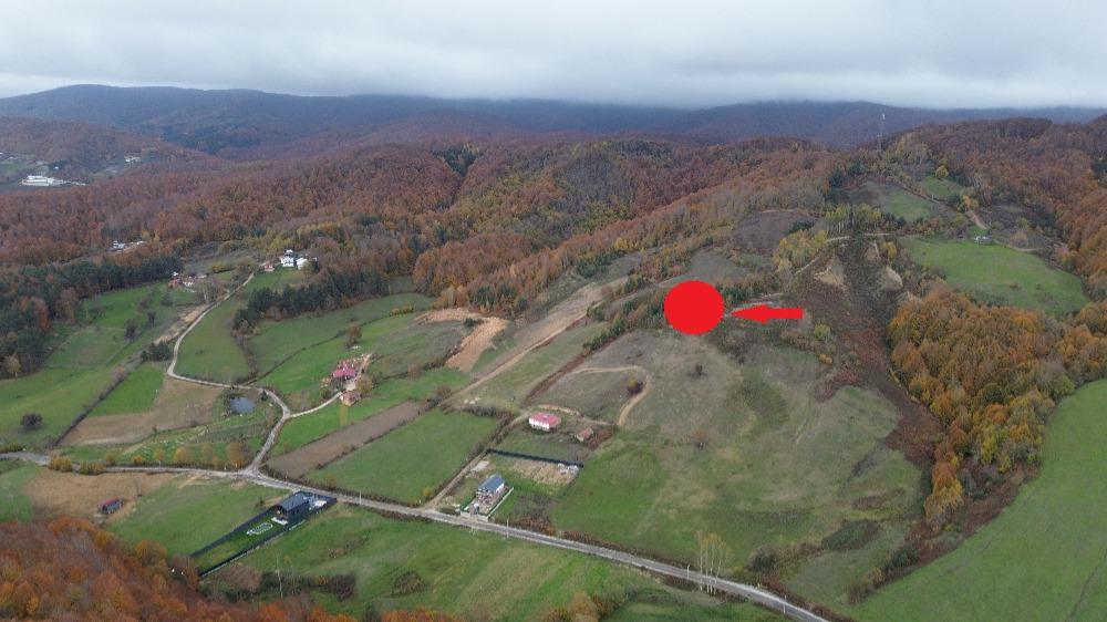  BURSA İZNİK KIRINTI KÖYÜ’NDE VADİ MANZARALI 574 m² İMARLI ARSA