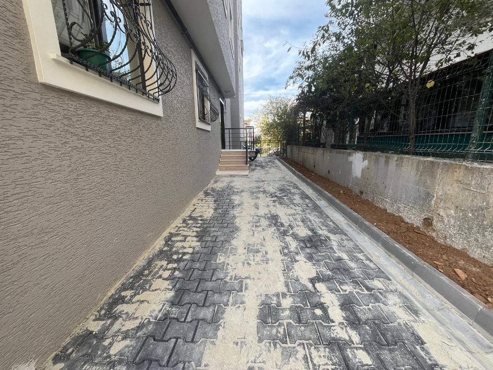 ÇAYIROVA BELEDİYESİ KARŞISI 3+1 ÖN CEPHELİ SATILIK DAİRE