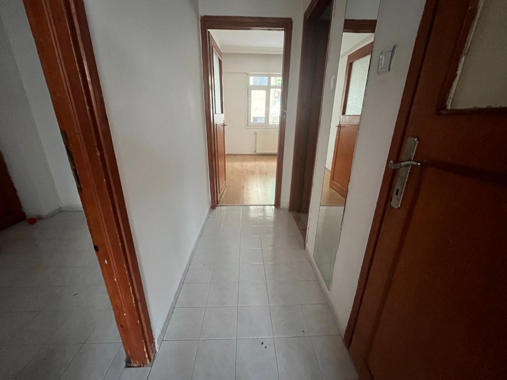 ANA CADDE ÜZERİNDE 2+1 KİRALIK DAİRE