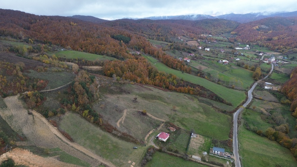 🌄 BURSA İZNİK KIRINTI KÖYÜ’NDE VADİ MANZARALI 773 m² İMARLI ARSA