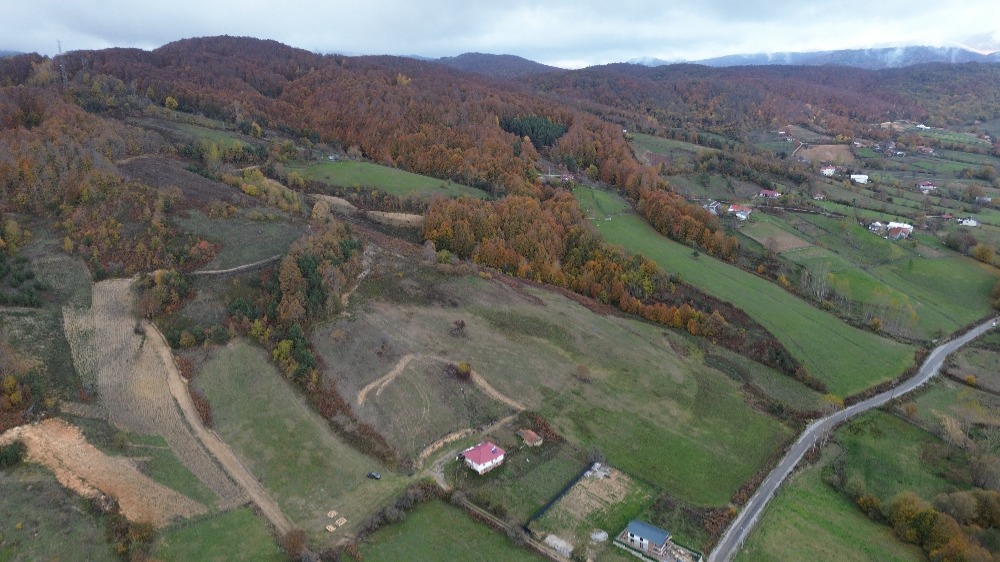  BURSA İZNİK KIRINTI KÖYÜ’NDE VADİ MANZARALI 561 m² İMARLI ARSA