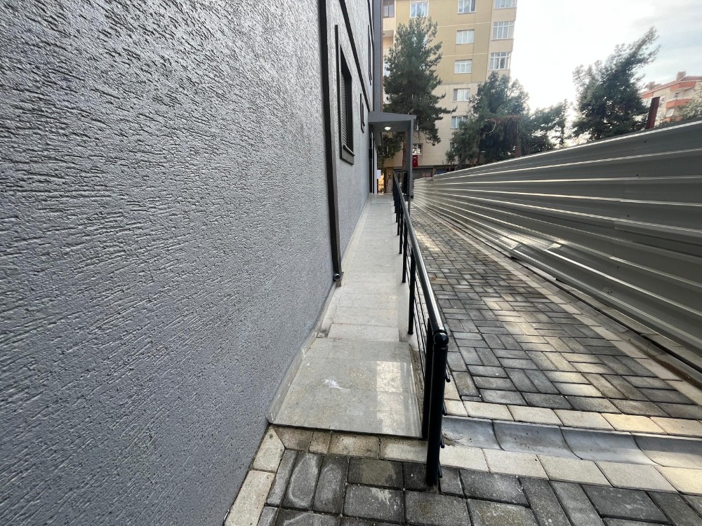 İKİZYUVA GAYRİMENKULDEN İSKANLI 3+1 ARA KAT DAİRE