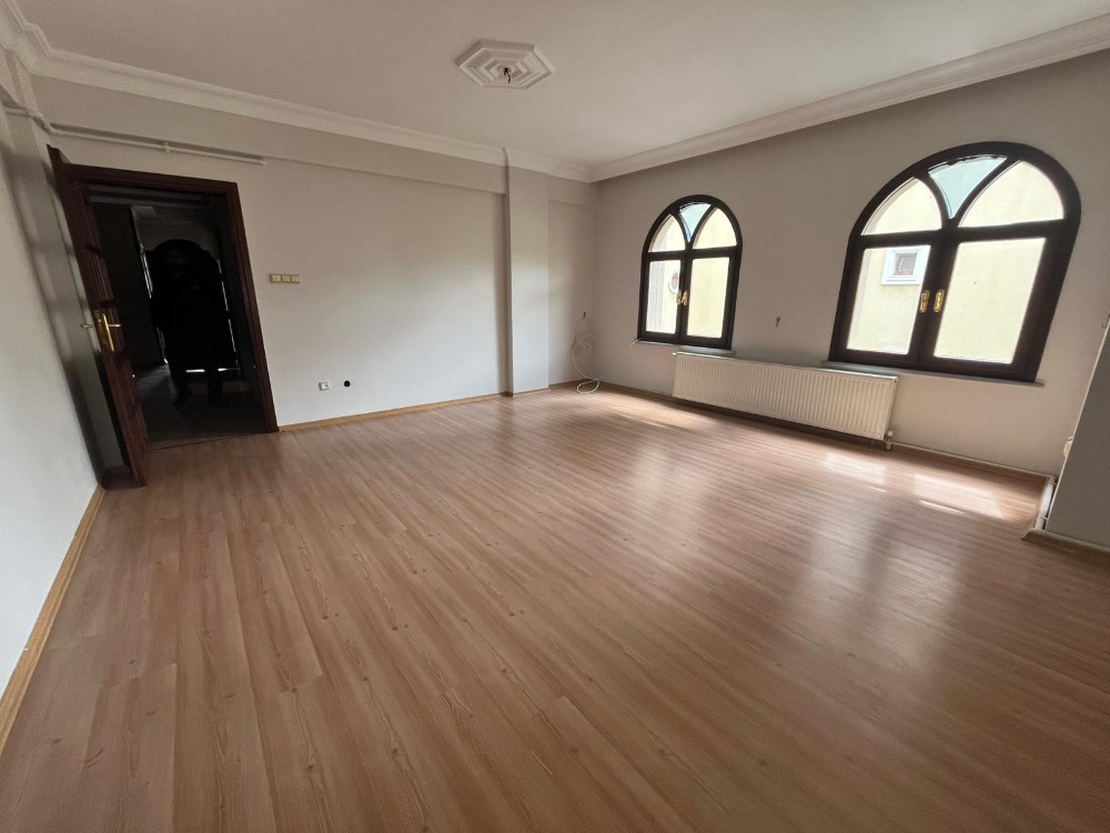 İKİZYUVA GAYRİMENKULDEN 140 M2 NET 3+1 KONUM AVANTAJLI KİRALIK DAİRE