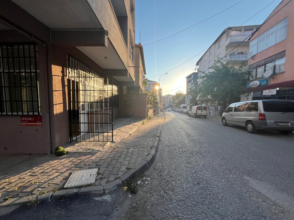 SOĞANLIK GÜMÜŞPINARDA DÜZ GİRİŞ KİRALIK DEPO/DÜKKAN 