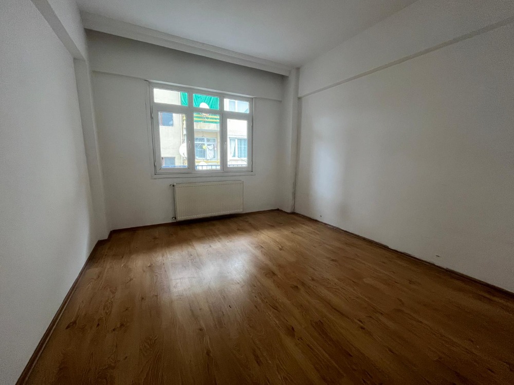 ANA CADDE ÜZERİNDE 2+1 KİRALIK DAİRE