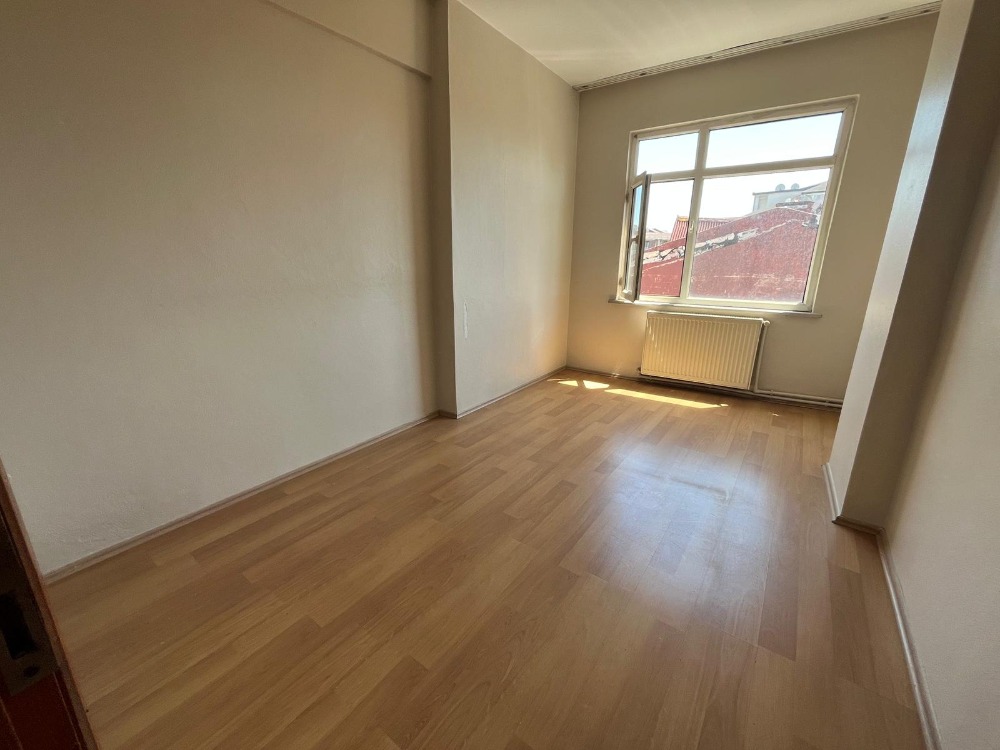 İKİZYUVA GAYRİMENKULDEN METRO DİBİ KİRALIK DAİRE