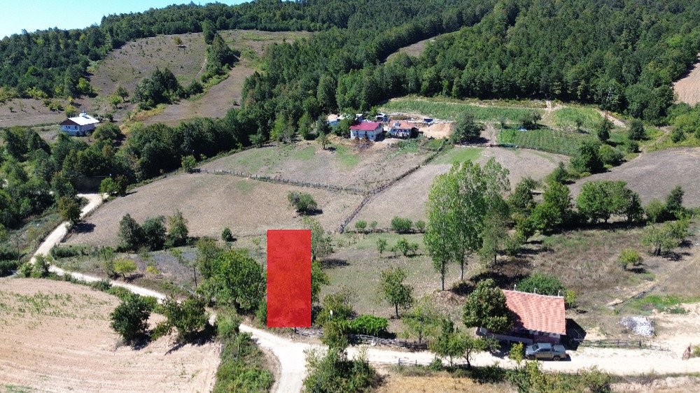 🌄 BURSA İZNİK KIRINTI KÖYÜ’NDE VADİ MANZARALI 760 m² İMARLI ARSA